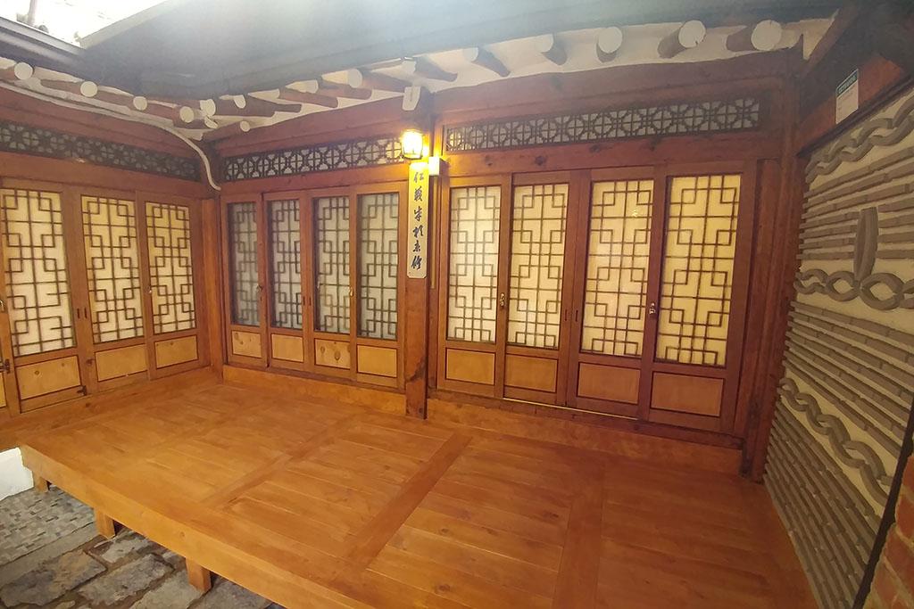 Bukchon Sohyeondang Hanok Stay-43
