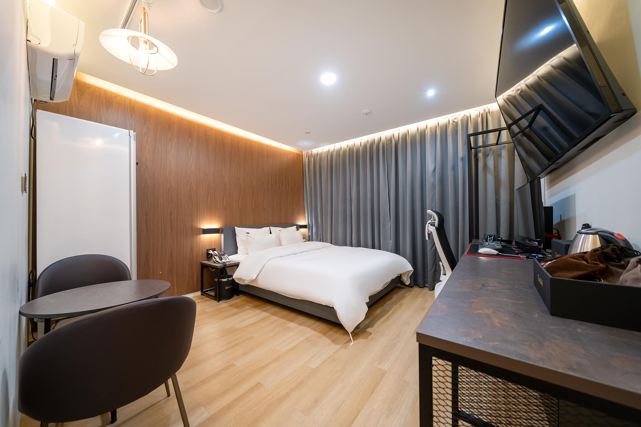 Suwon (Ingye-dong) Hotel Dalssarong-5