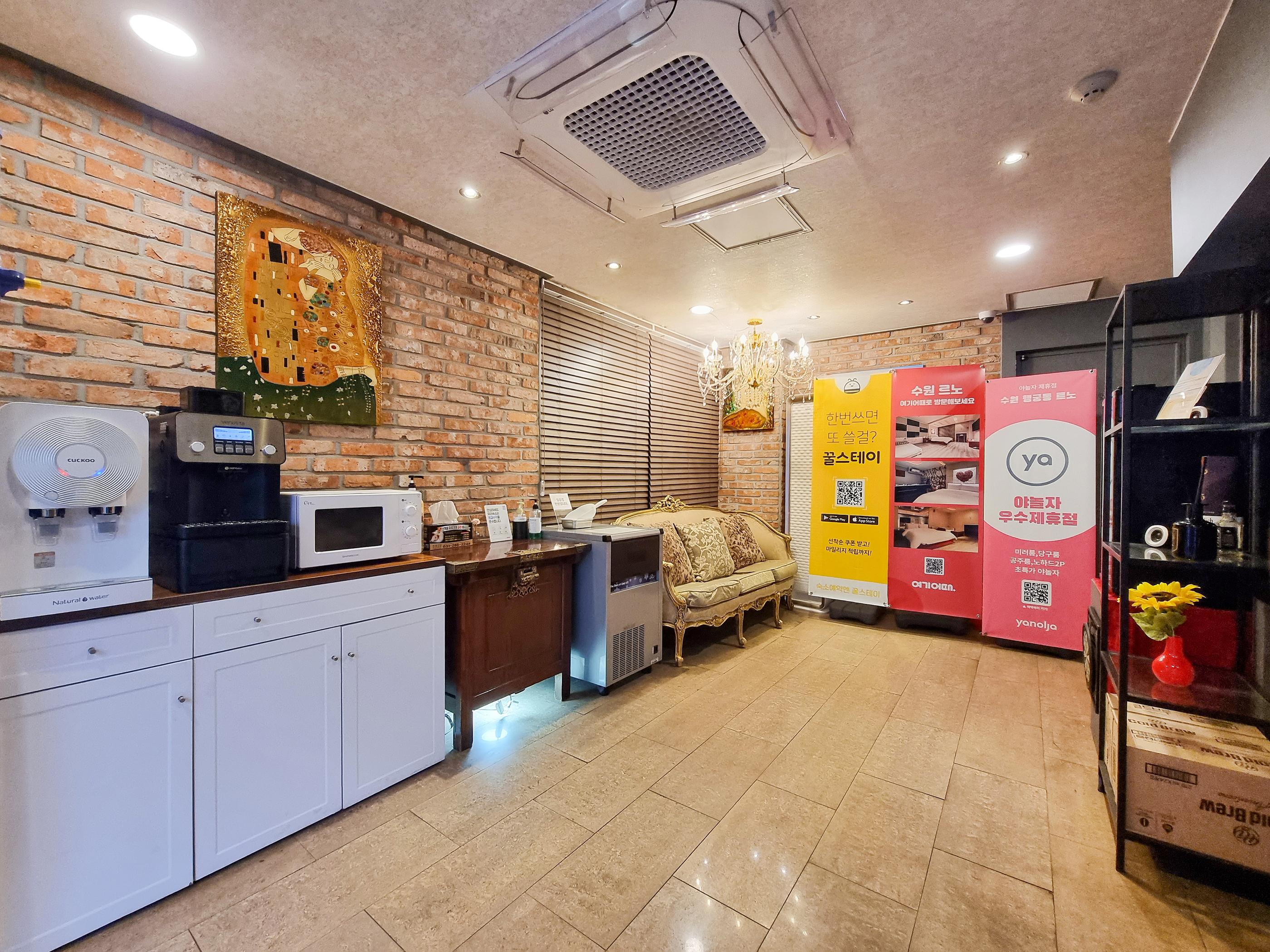 Suwon Haenggungdong Renault-17