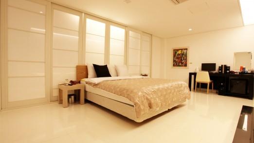 Yuwon Hotel Nambu Terminal-6