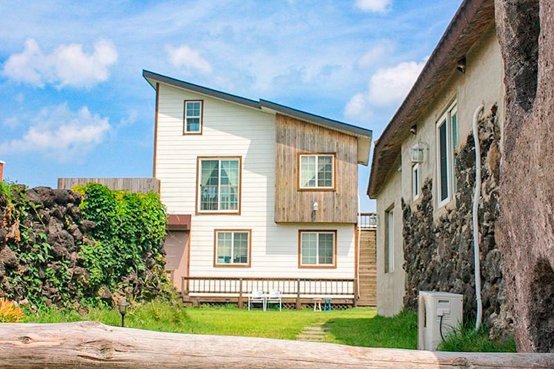 Jeju Manon Unshared House Pension