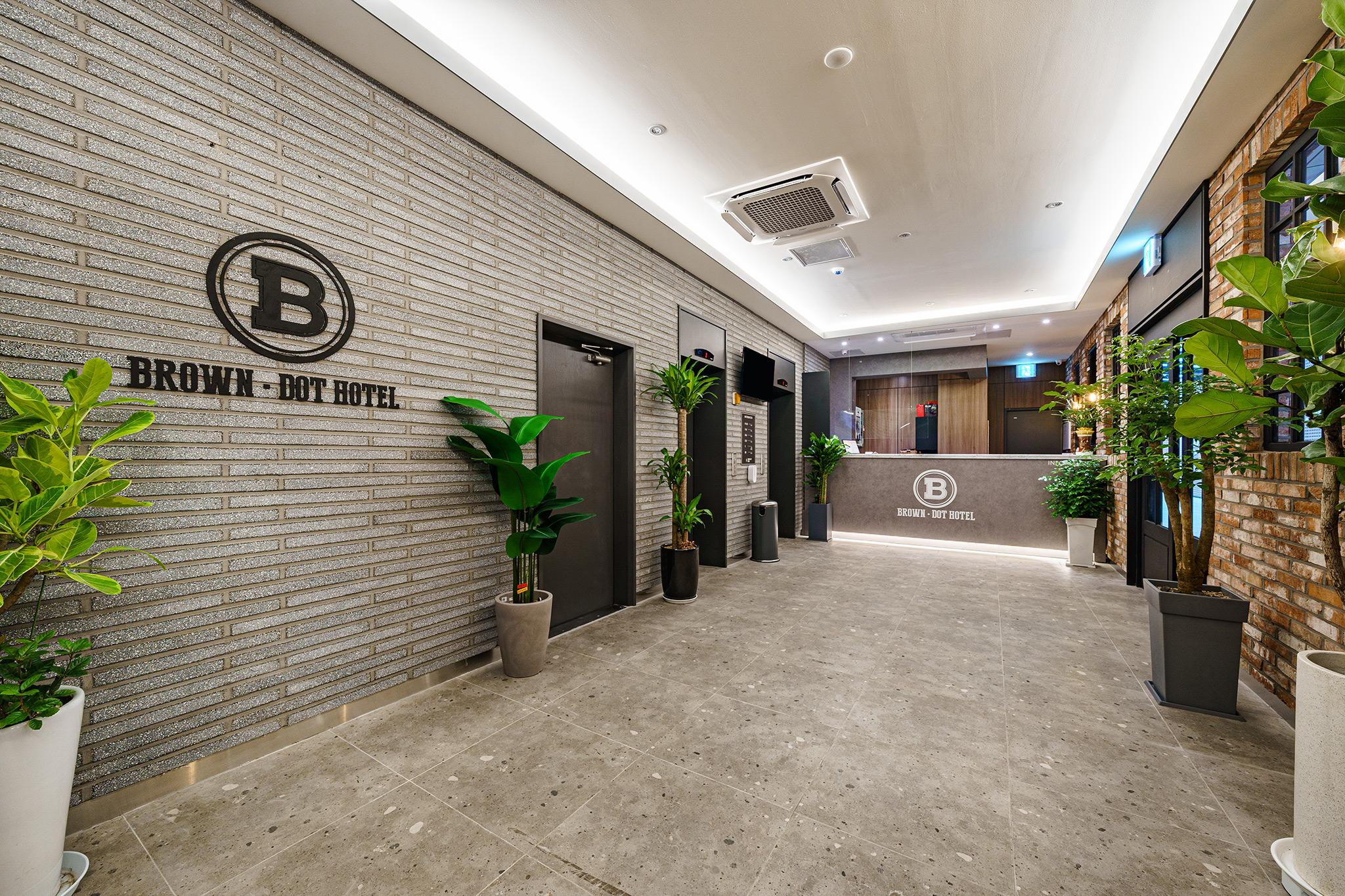 Suwon Brown Dot Suwon Guwoon Branch-3