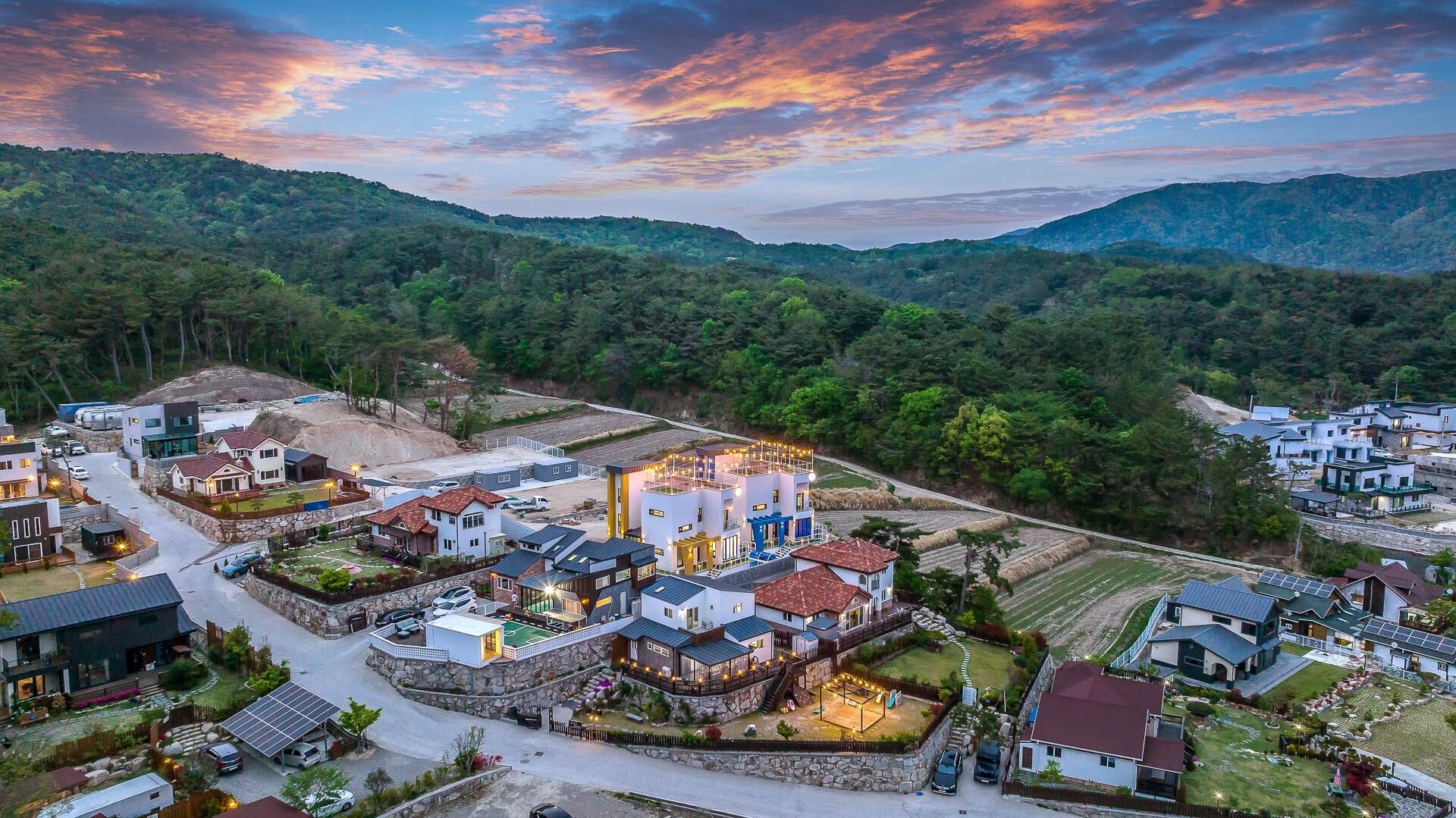 Cookie & Ice cream Kids Pool Villa-12