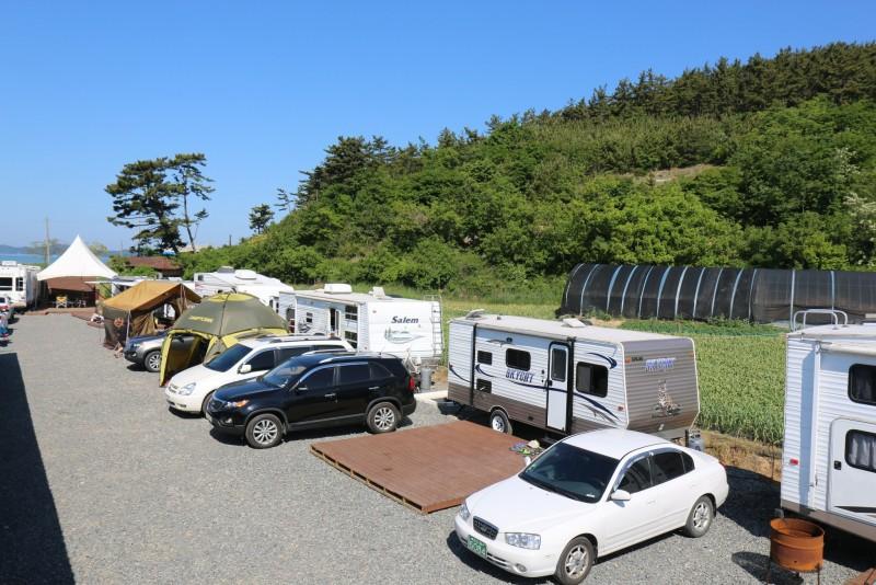 Taean Mom Village Caravan Camping