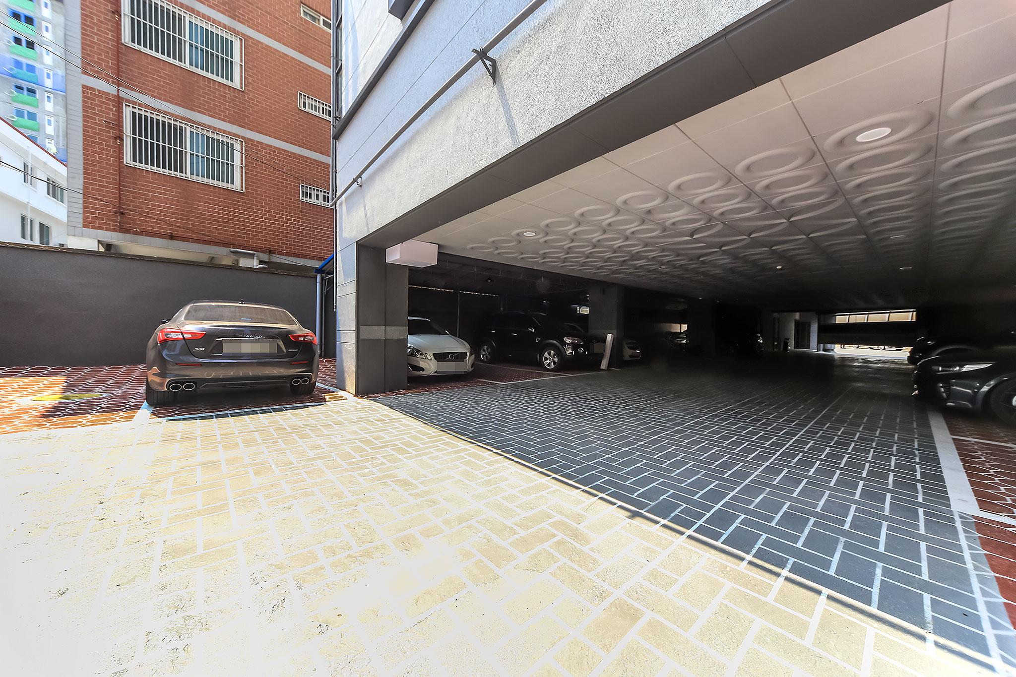 Busan Gupo Brown dot-38