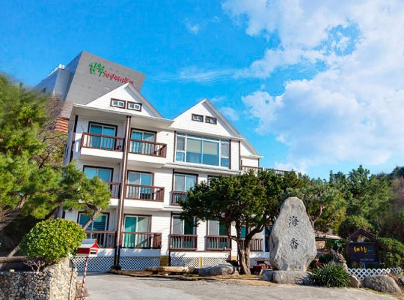 Samcheok Seaside Pension (Yonghwa Beach, Marine Cable Car, Marine Rail Bike)