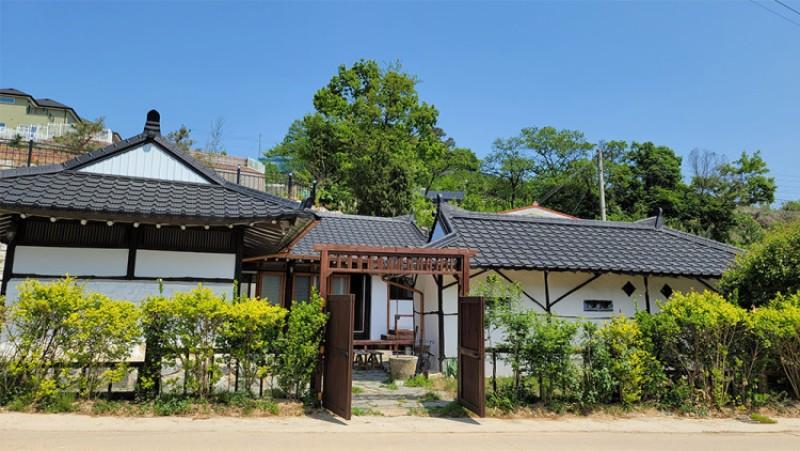 Haru Pension in Paju Hanok