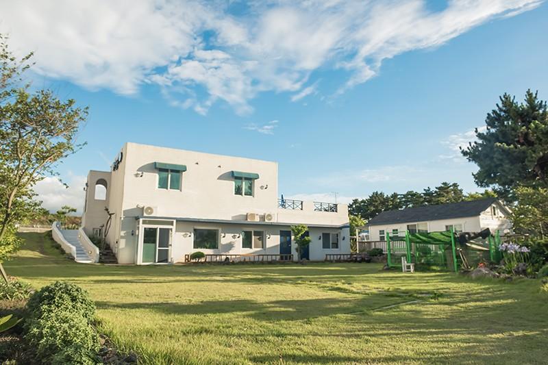 Jeju White Lighthouse Pension