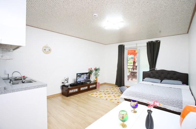 Pocheon Baegun Healing Valley Pension-11