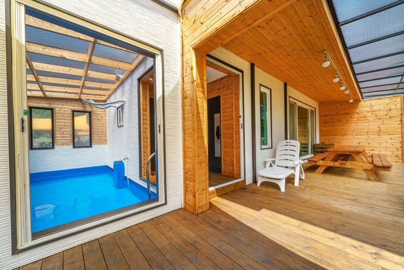 Jecheon white pool villa