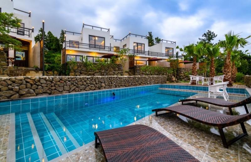 Seogwipo Who House Pool Villa