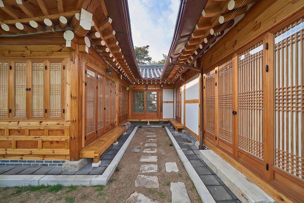 Bukchon Hakminjae Hanok Stay-7