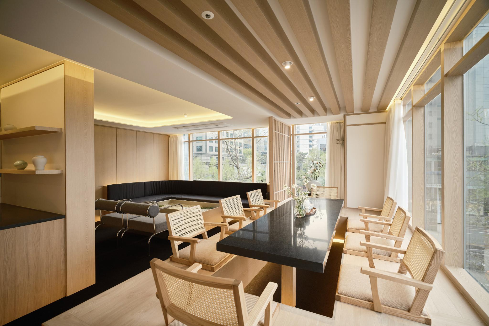 UH Suites Seoul Deoksugung