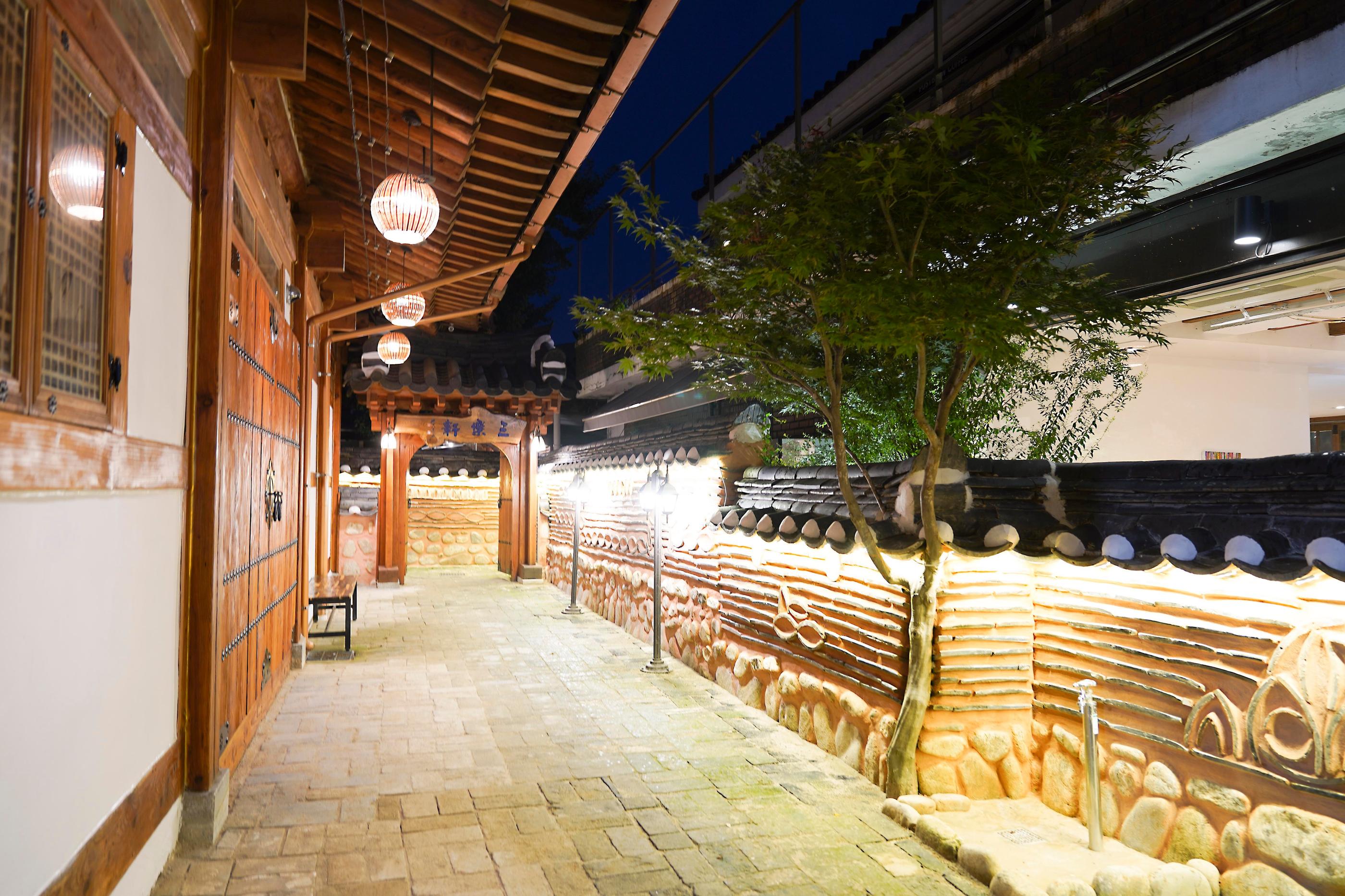 Jeonju Hanok Village Samrakheon Pension-10