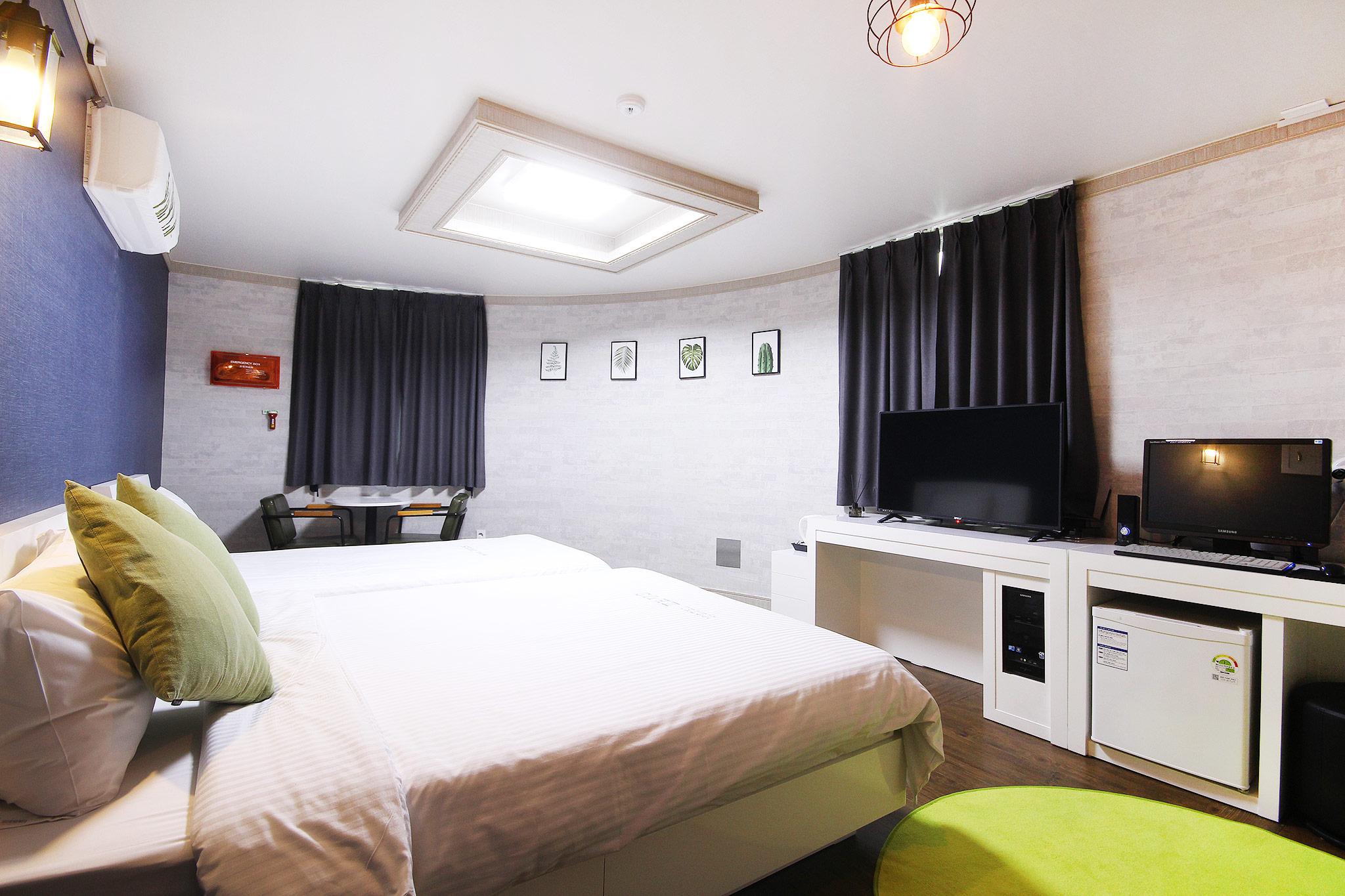 Gwangju Sinandong Zeus