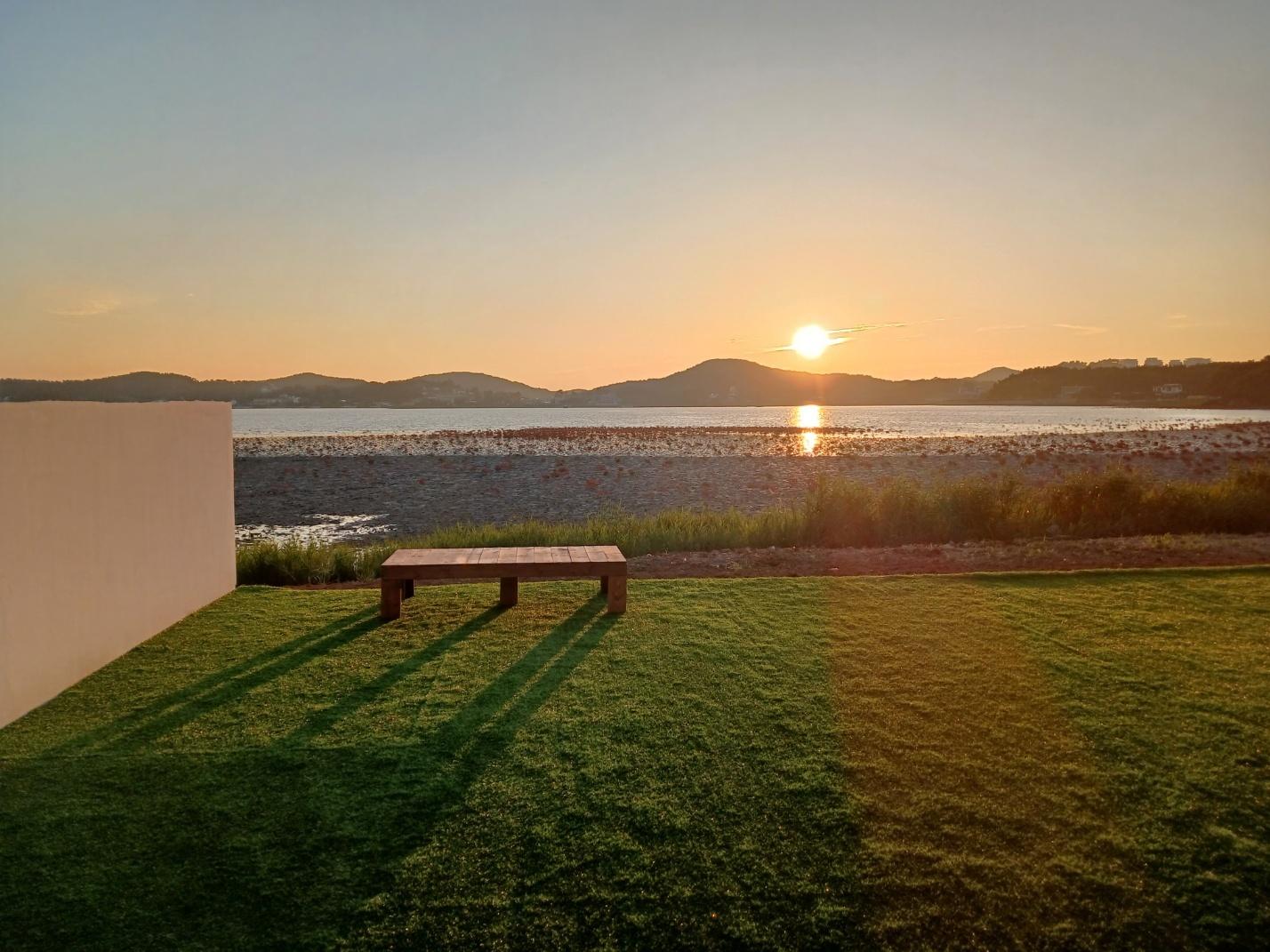Daebudo Comma Pool Villa
