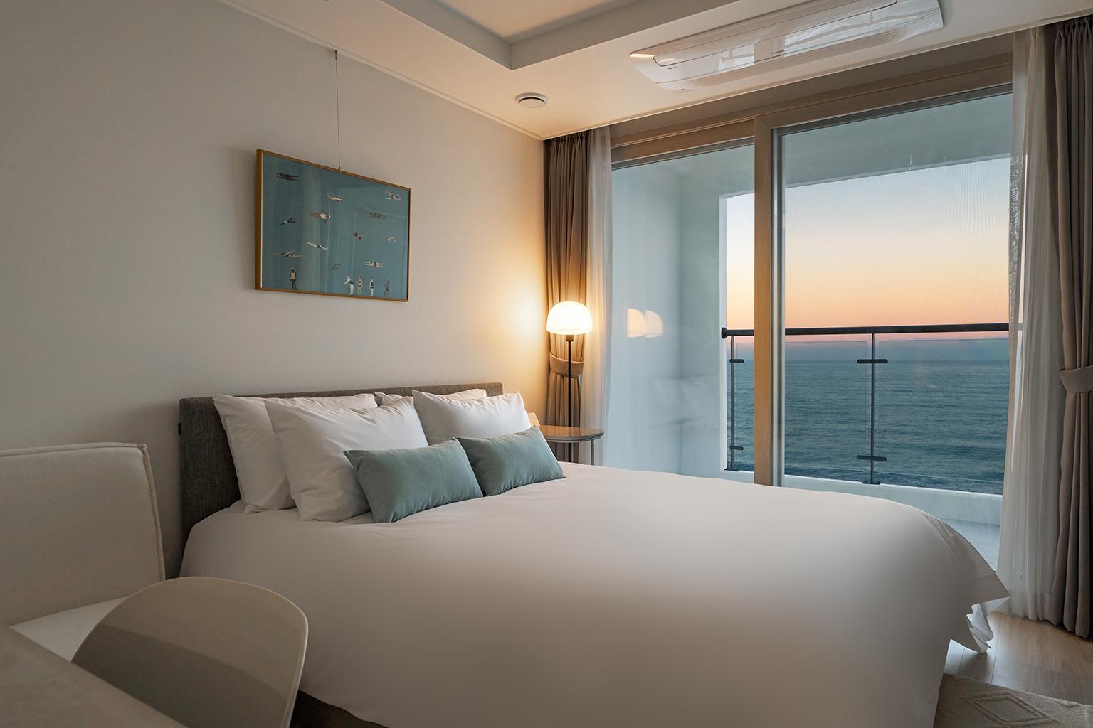 Urban Stay Sokcho Lighthouse Beach