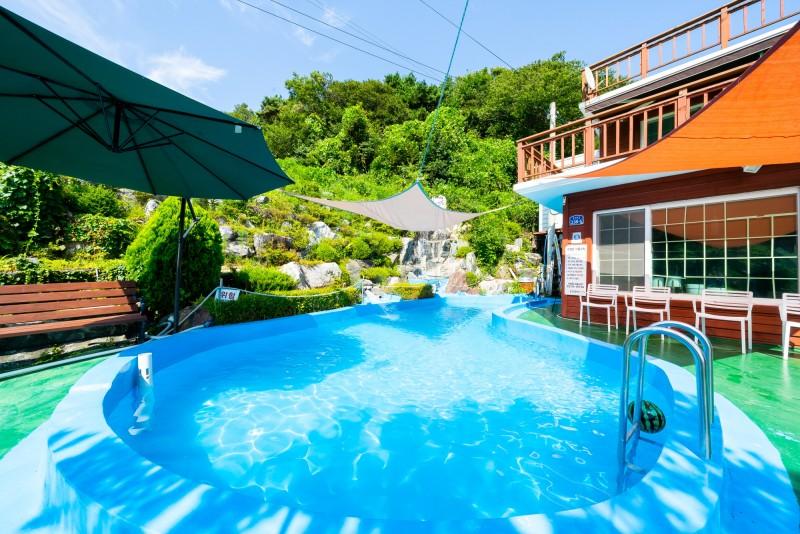 Ganghwa Pine Leaf Pension