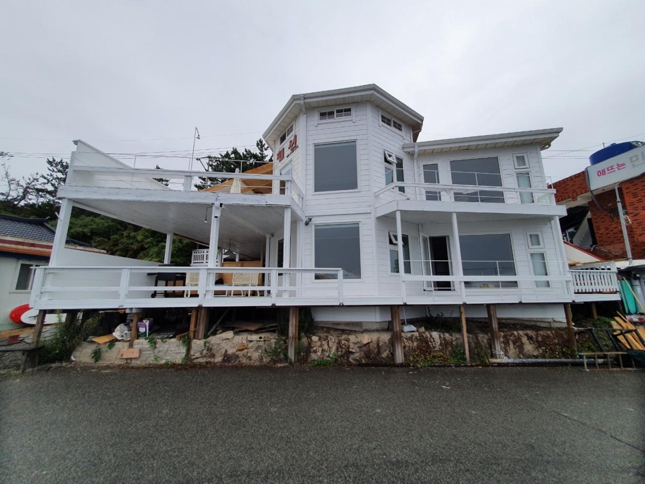 Pohang White Whale