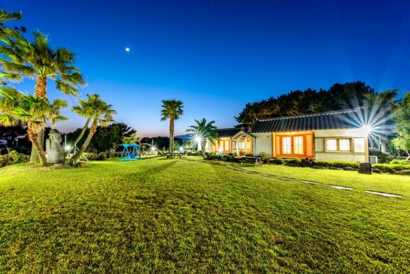 Jeju Hareubanggoeul Pension