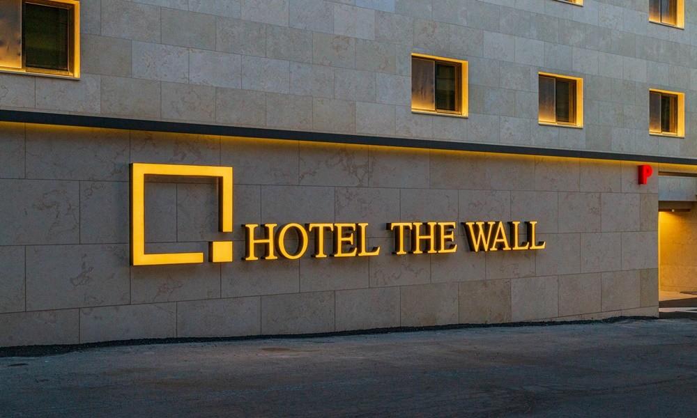 The Wall Hotel-3