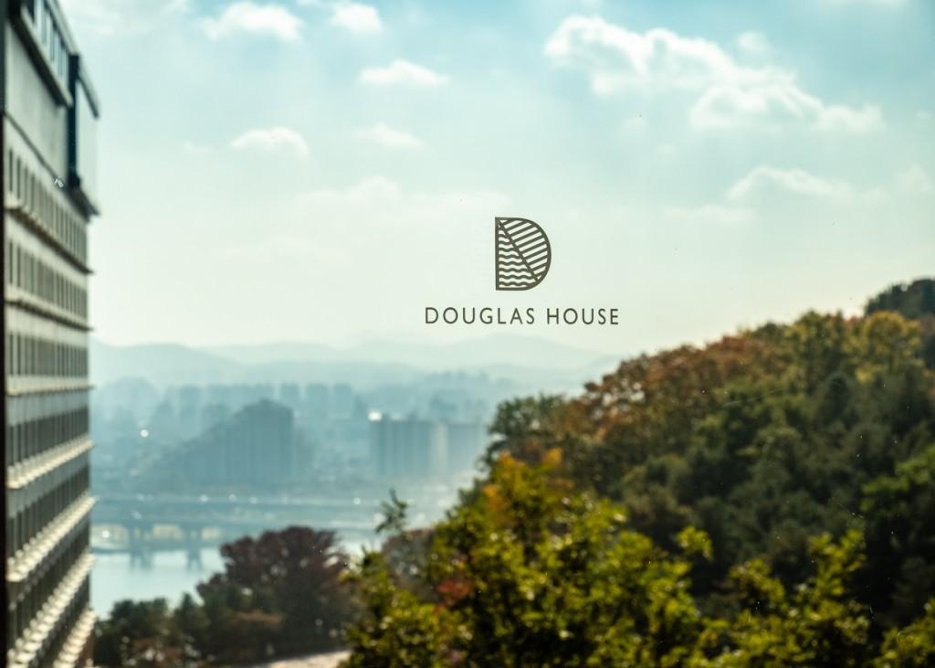Grand Walkerhill Douglas House-2