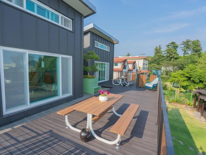 Seogwipo Sangchu Ne Pension (with dogs)-11
