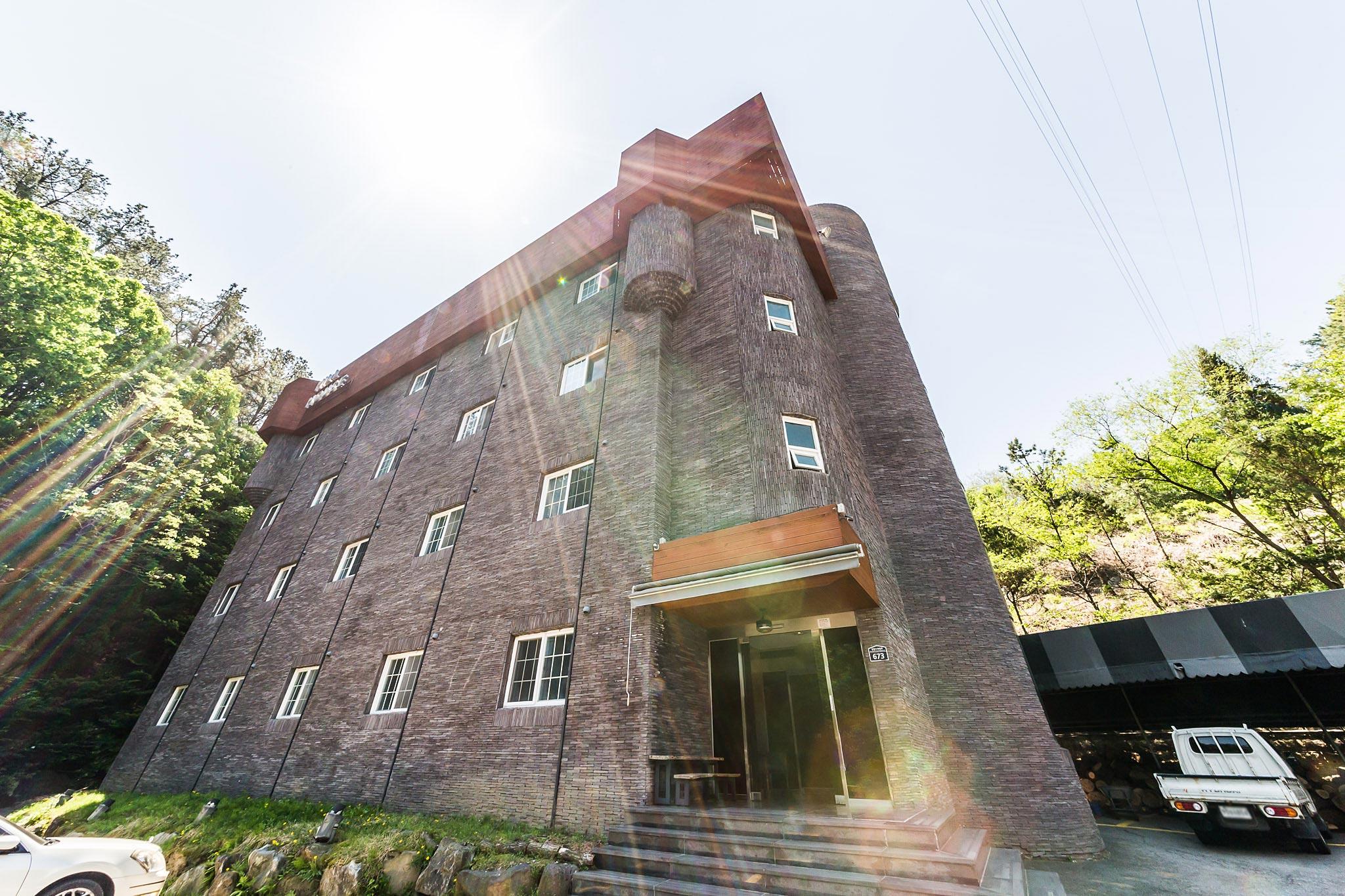Pocheon Hill House-26