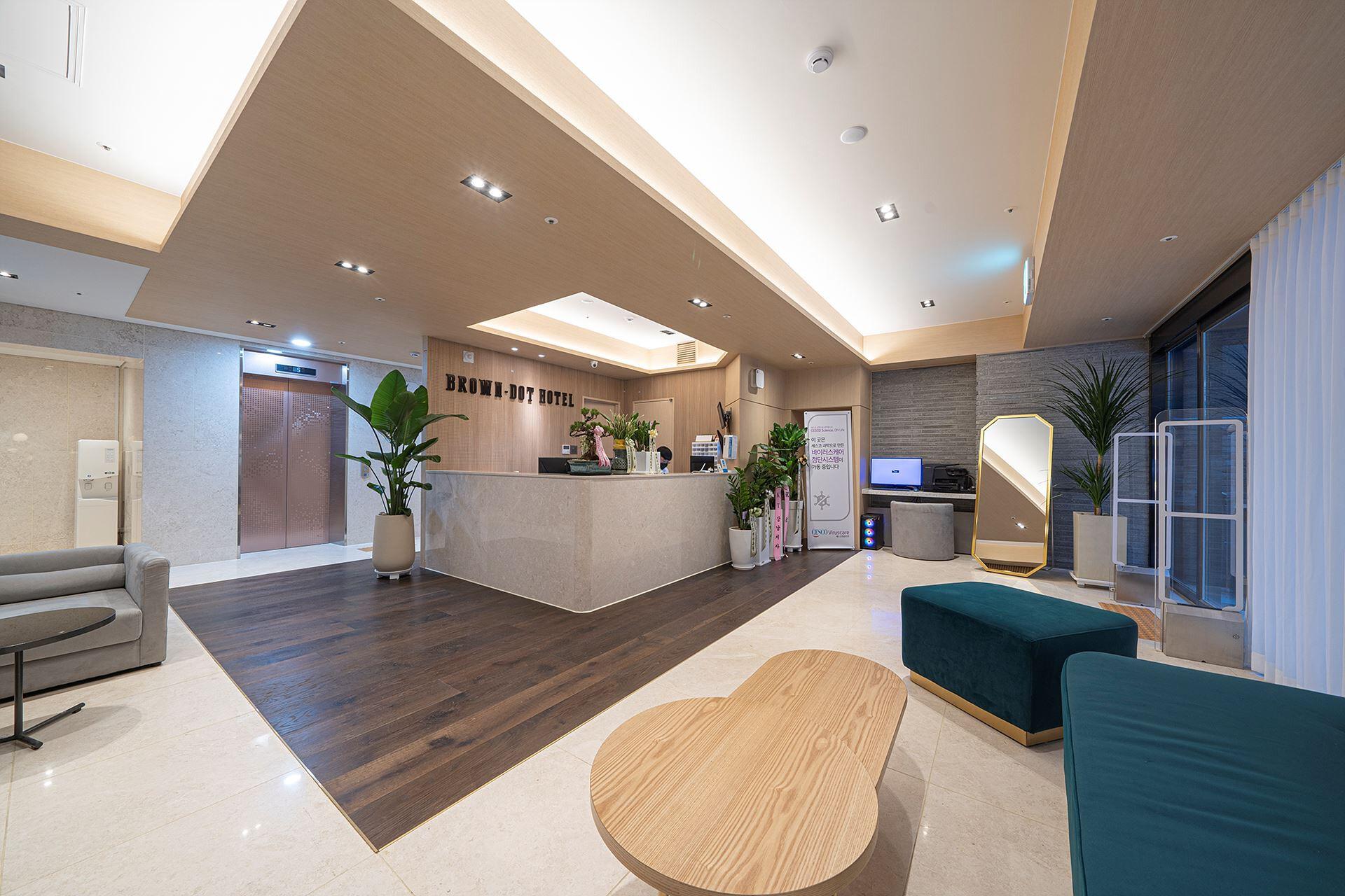 Brown Dot Yeoksam branch-27