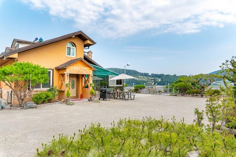 Ganghwa Island Pine Scented Pension-5
