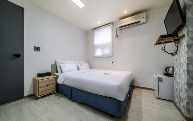 Myeongdong Must Stay Hotel