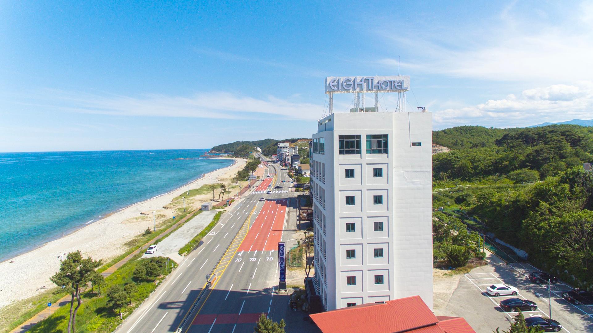 Yangyang Eight Hotel and Pension
