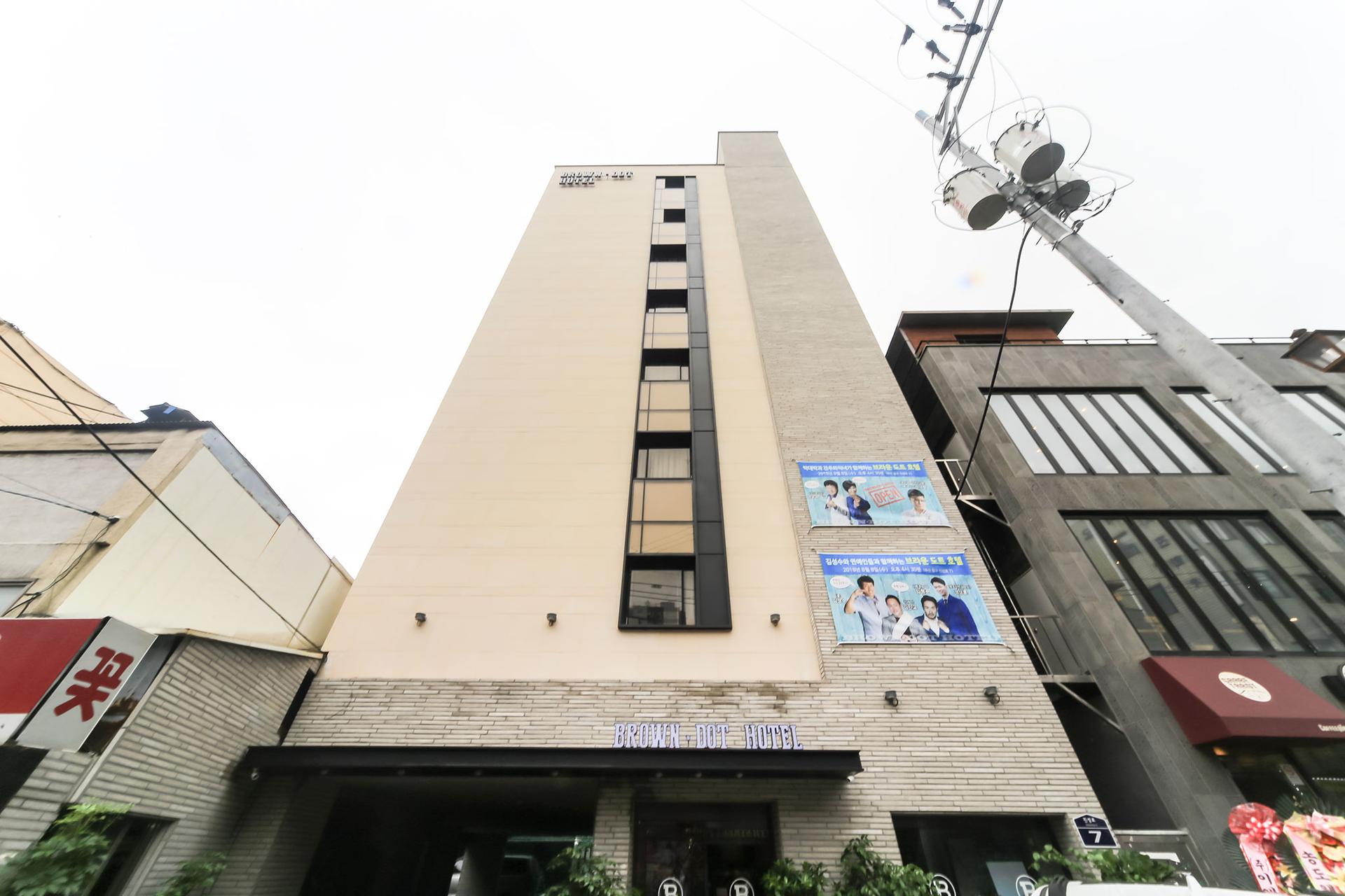 Busan Sujeongdong Brown dot-10