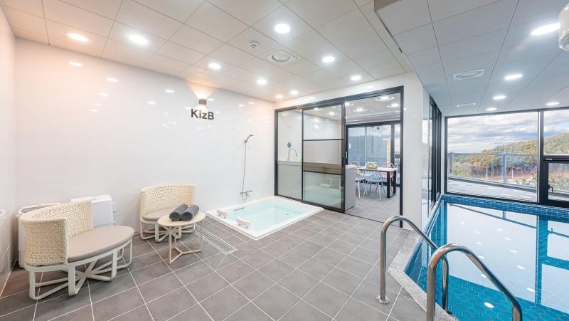 Daebudo (Yeongheungdo) Kids’ B Pool Villa-3