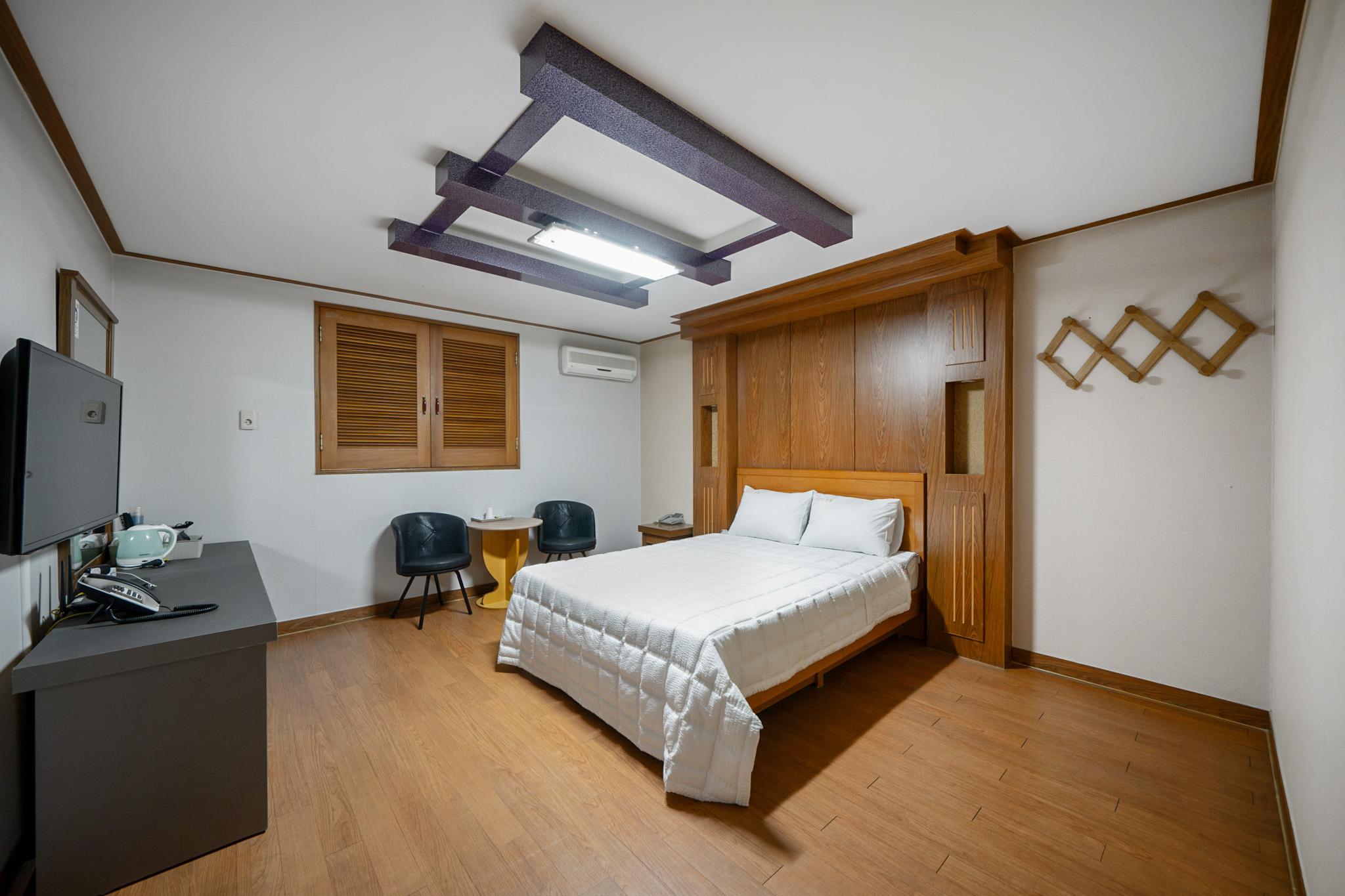 Namwon Hyatt