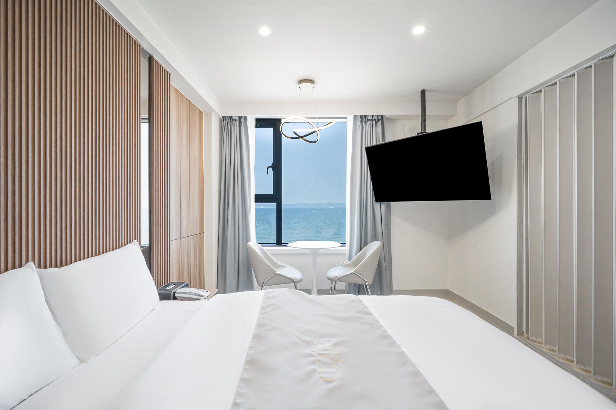Pohang Yeongildae Hotel Code (CODE)