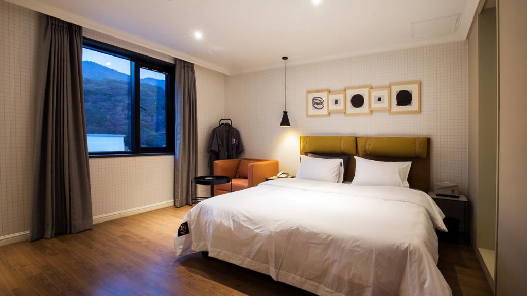 Busan Choeup Brown Dot-11