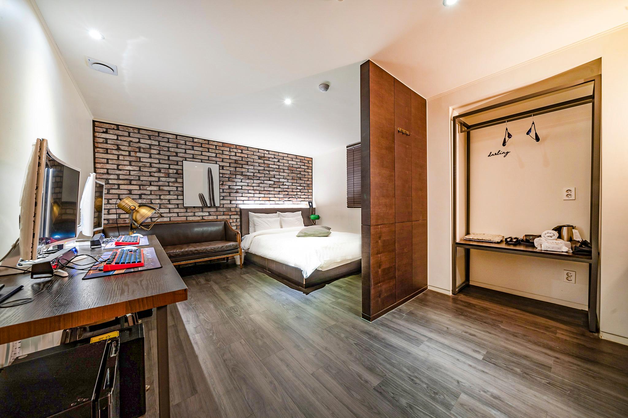 Incheon DongIncheon YAJA-6