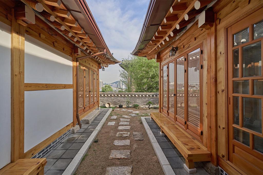 Bukchon Hakminjae Hanok Stay-8