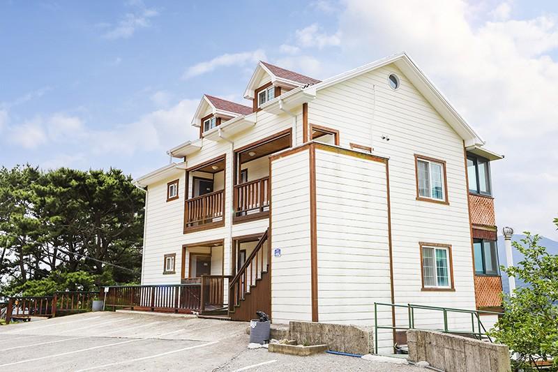Geojedo Chongsol Pension