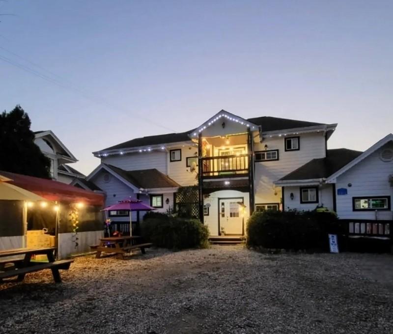 Taean (Anmyeondo) Meriel Pension