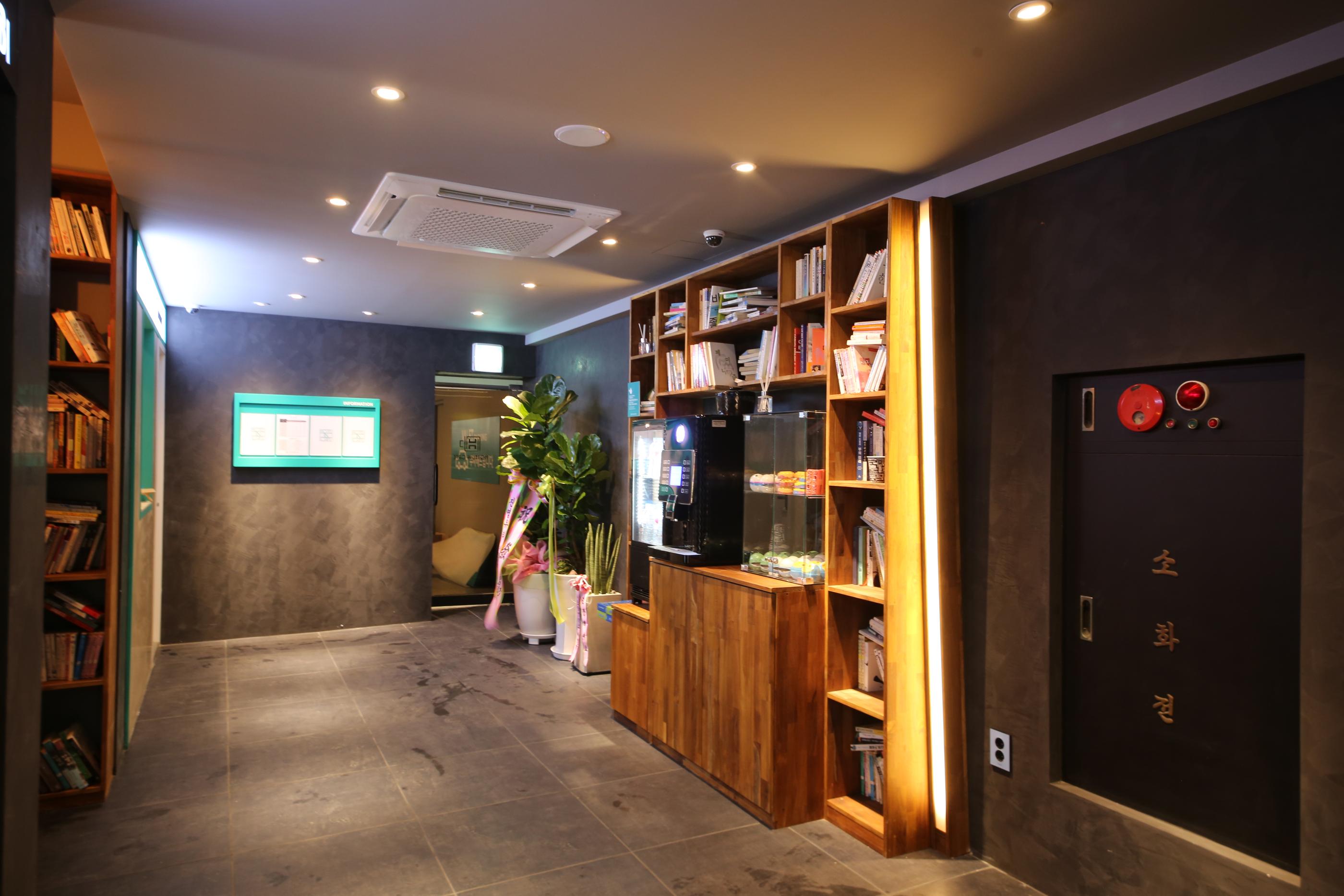 Doksan Hotel In Cafe-2