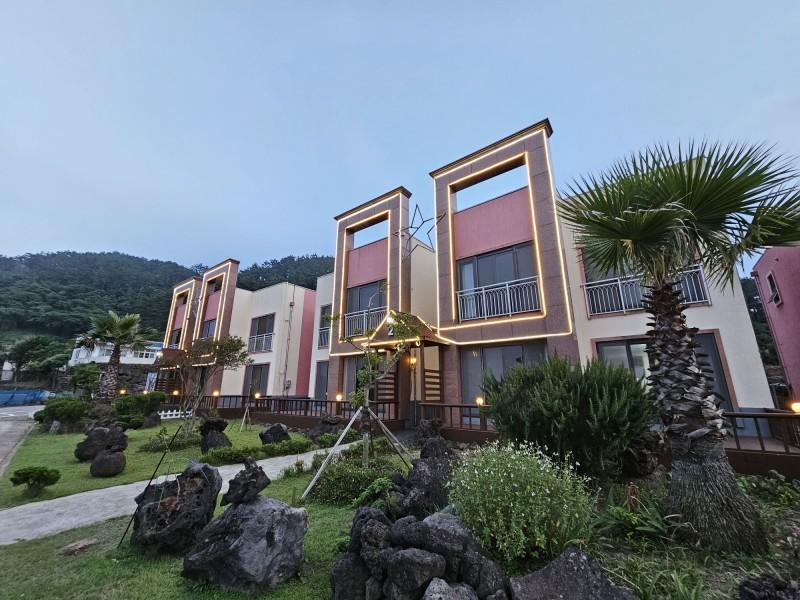 Jeju Red Palace Pension