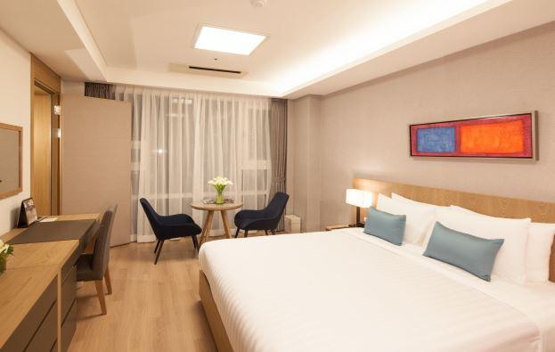 Fraser Place Central-3