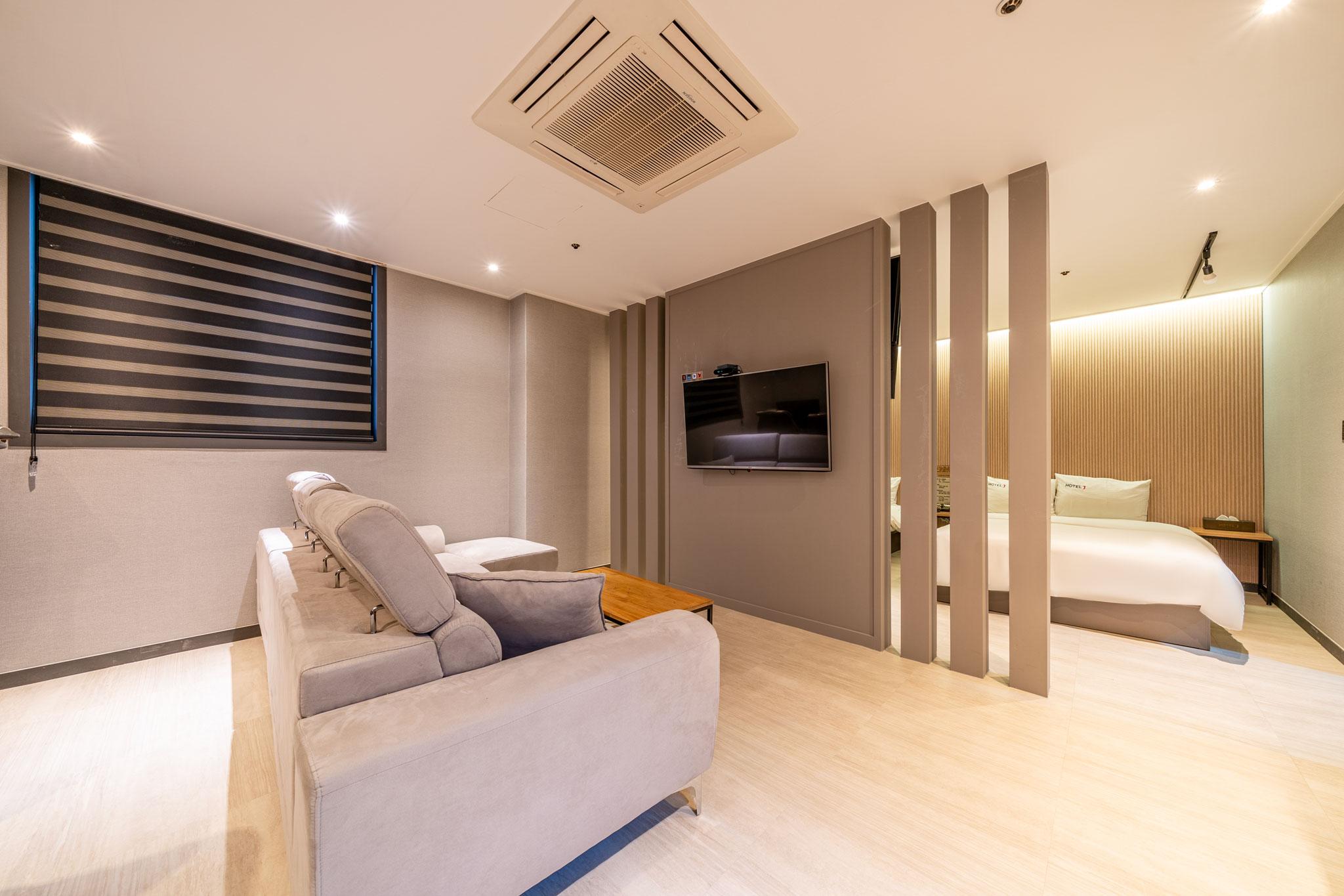 Ansan Hotel J