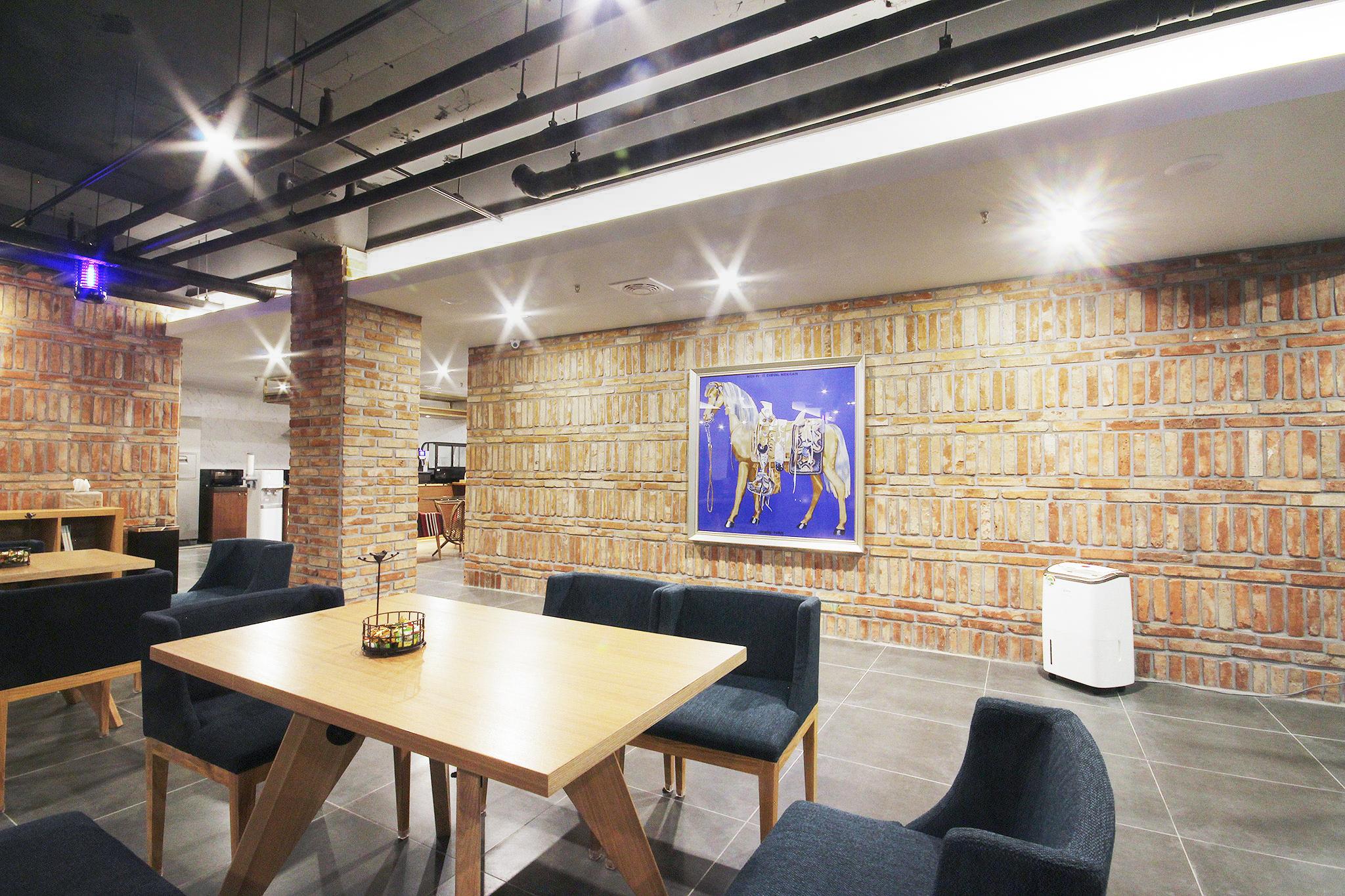 Busan Seomyeon Brown Dot 1-32