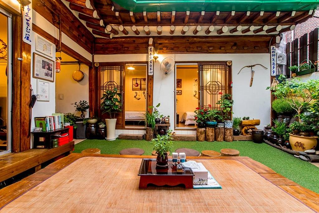 Jongno Punggyeong Hanok Stay-11