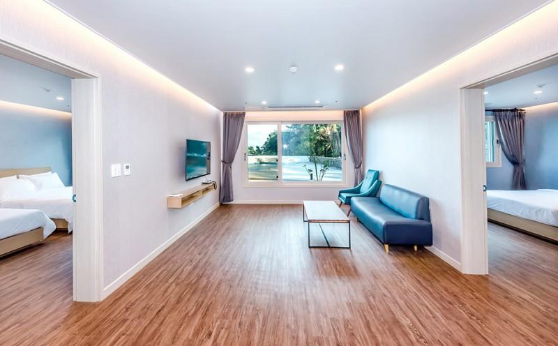 Seogwipo J and B Family Hotel
