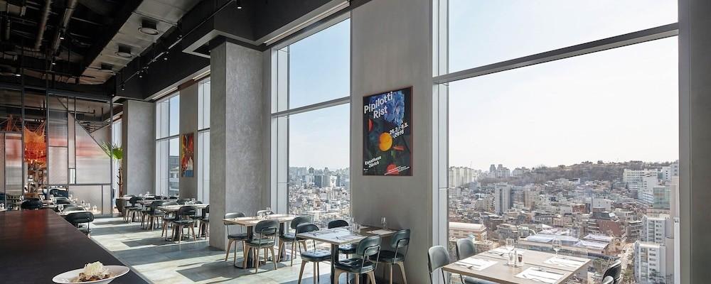 숙박 시설 정면