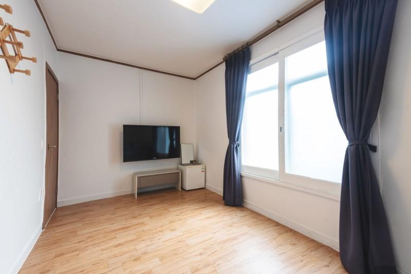 Busan Haeundae Fish Pension (Blue Line 1 minute)-22